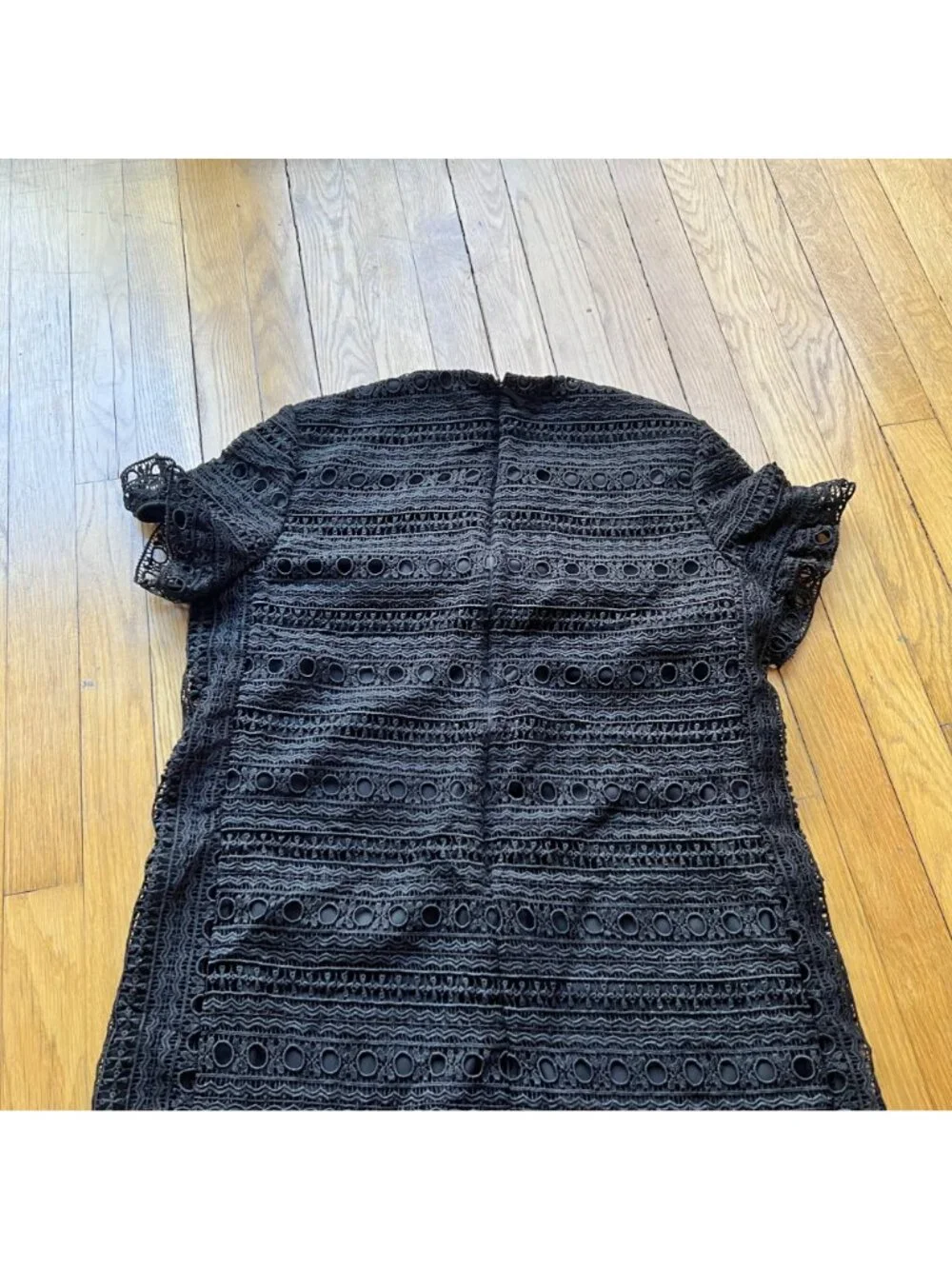 Kate Spade Size 6 Black 100% Cotton Lace Short Sleeve Flounce Hem Shift Dress
